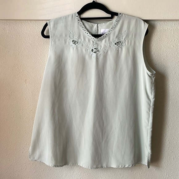 Vintage sage green sleeveless button back blouse by Bonworth - Picture 1 of 5